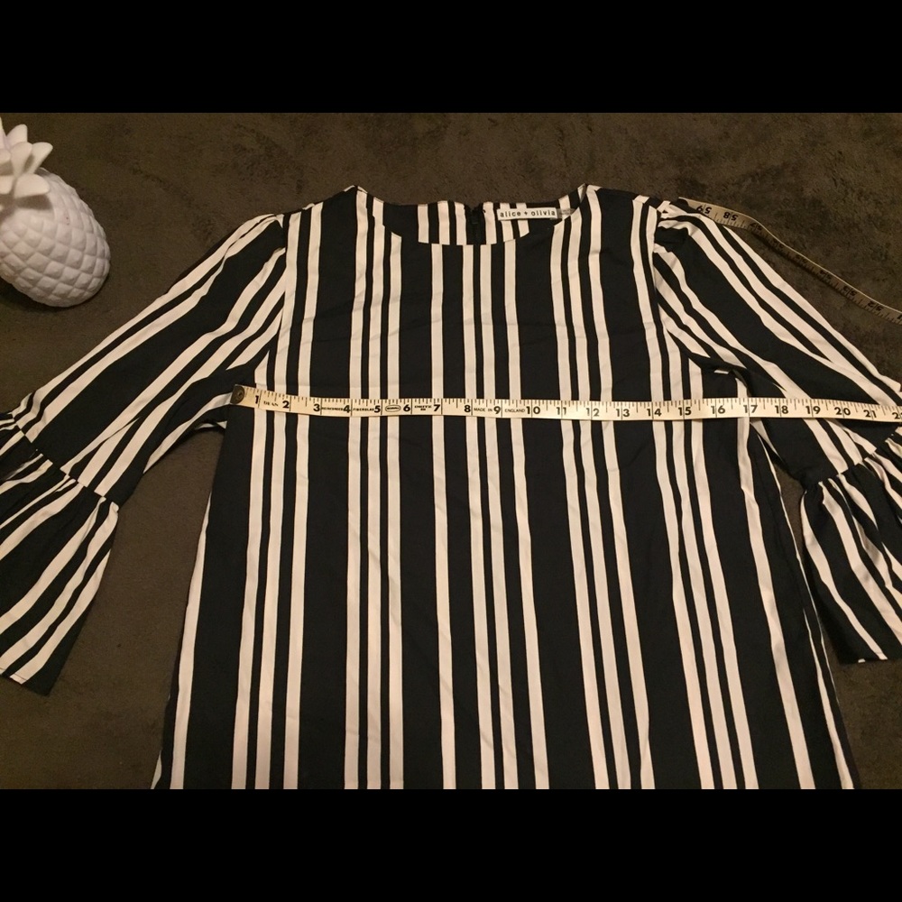 Alice & Olivia blouse - Picture 5 of 8